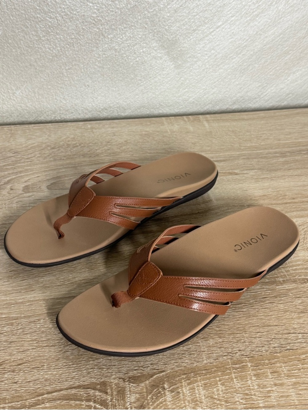 Vionic Women 9M Brawn Thong Post Alta Leather Comfort Orthotic Footbed Sandals